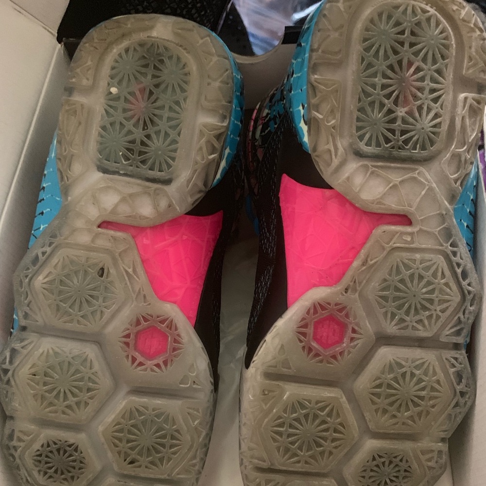 Labron sneakers - Picture 3 of 3